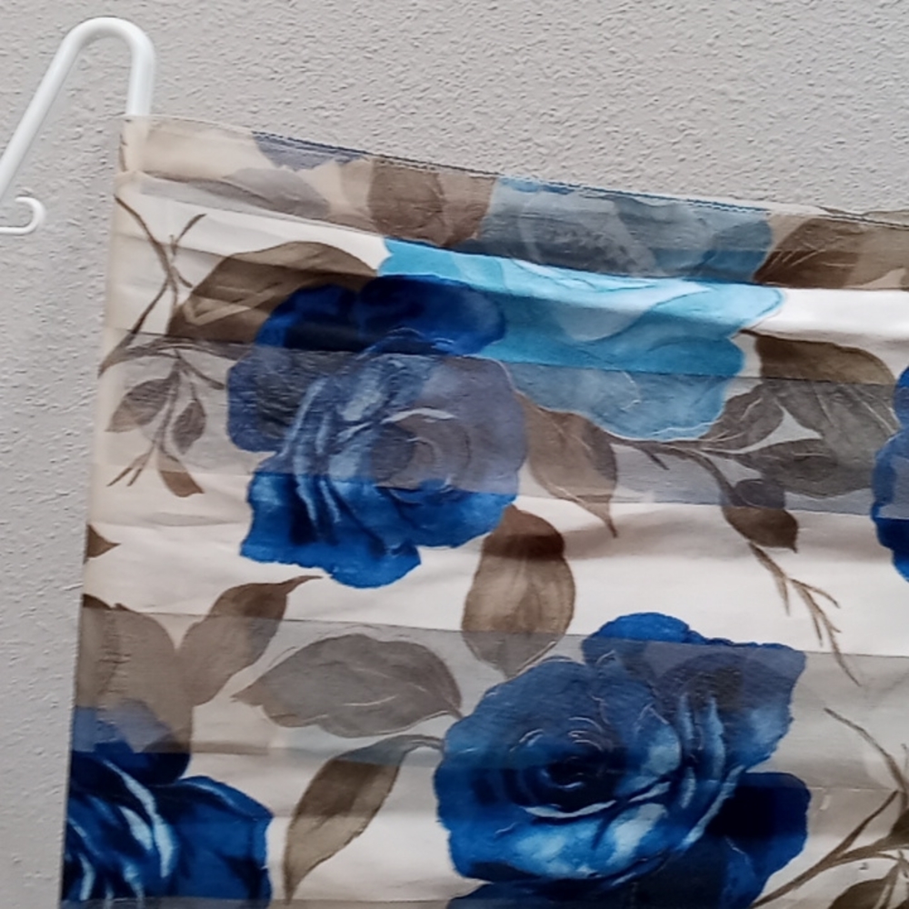Rose scarf
